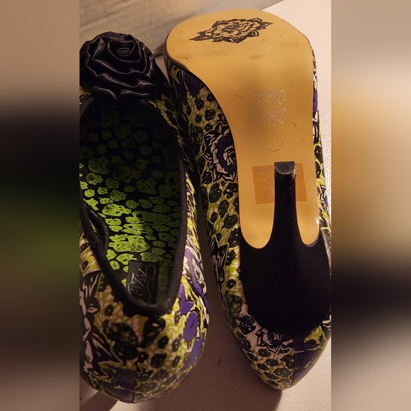 Iron Fist Skulls and Roses - Picture 7 of 7